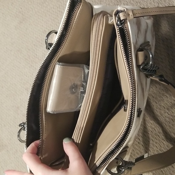 Vera Wang Satchel Purse - Picture 12 of 16